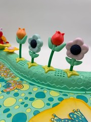 2001 Baby Scentsation Sesame Steeet Crawl Along Musical Garden RARE