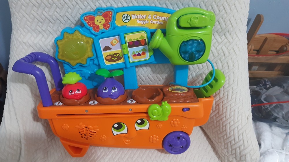 LeapFrog Water & Count Veggie Garden Learning Toy Counting Motor Skills 12-36M