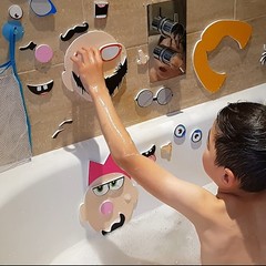 Buddy & Barney: Silly Faces Bath Time Stickers – Age 3+