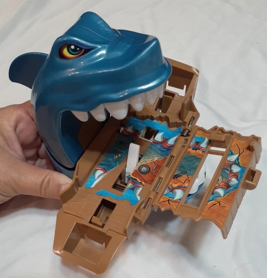 Hot Wheels Color Shifters Sharkport Showdown Track Replacement Part Shark Only