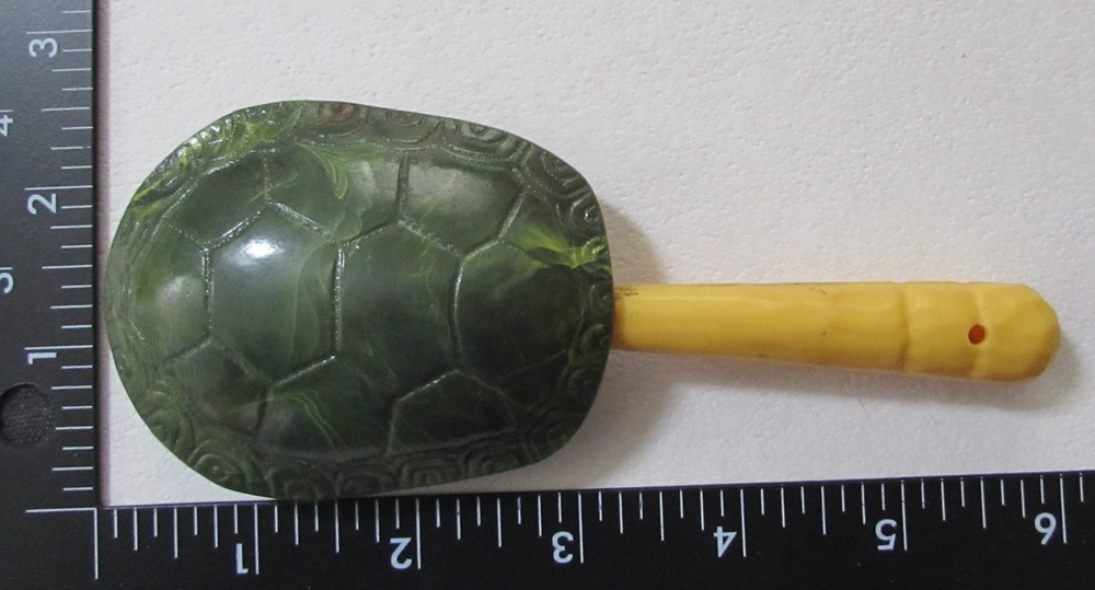 OLD NEAT VINTAGE PLASTIC RATTLE, TURTLE SHAPE, EXTRA CUTE WITH FREE USA POSTAGE
