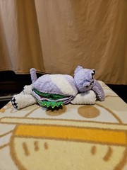 2004 SoftPlay Approx 12″ Elephant Play & Discover Soft Fabric Rattle Book Plush