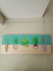 LOVEVERY Community Garden Vegetable Puzzle (The Pioneer PlayKit 16-18 months)