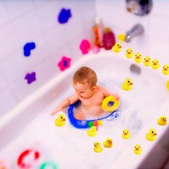 CICITOYWO Yellow Rubber Ducks, 10pcs Preschool Bath Toys Small,