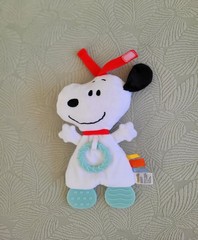 Peanuts Snoopy Sensory Plush 10″ Crinkles Teether Crib Toy 2024 Kids Preferred
