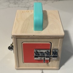 LOVEVERY Wooden Lock Box Latches “The Realist” Montessori Learning Toy 19-21 mos