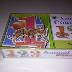 Animal Counting Book and Learning Play Set Wall Frieze 26 Piece Toys