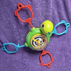 Infantino Highchair Turtle Activity Toy Rattle Spinner, Sea Life, Motor Skills
