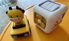 6 in 1 Busy Activity Cube Toddlers Fidget Sensory & Iplay Giraffe Push & Go Car