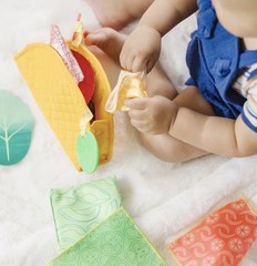 Melissa & Doug Multi-Sensory Soft Taco Fill and Spill (6 months +)