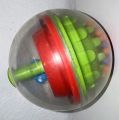 VTG Clown Face Ball Rattle Rain Sound Primary Color Baby Sensory Motor Skill Toy
