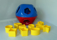 Tupperware Sorting Ball Shape O Toy Puzzle Kids Toddler Development Complete Set