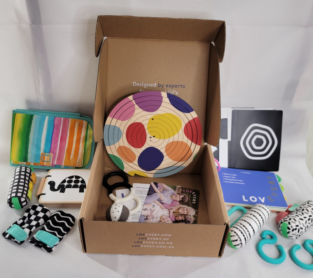 Lovevery The Looker Play Kit Complete Original Newborn Infant 0-2 Months In Box