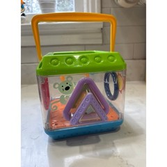 Fisher Price Peek A Blocks Shape Sorter Activity Cube Baby Toy Vintage 2003