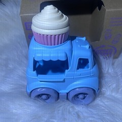 Green Toys Cupcake Truck One Truck and One Complete Cupcake Original Box