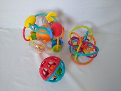 Infantino Baby Developmental Toy Ball Shaker Rattle Sensory Teether Activity Toy