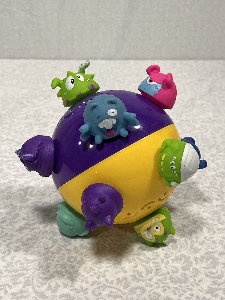 Spin Master CHUCKLE BALL Motorized Bouncing Sensory Developmental Toy – WORKS!!