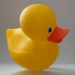 JUMBO RUBBER DUCKY TOYSMITH XL SOLID 9” YELLOW FLOATING POOL BATH TUB TOY CUTE!