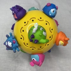 Spin Master CHUCKLE BALL Vibrating Motorized Bouncing Sensory Developmental Toy