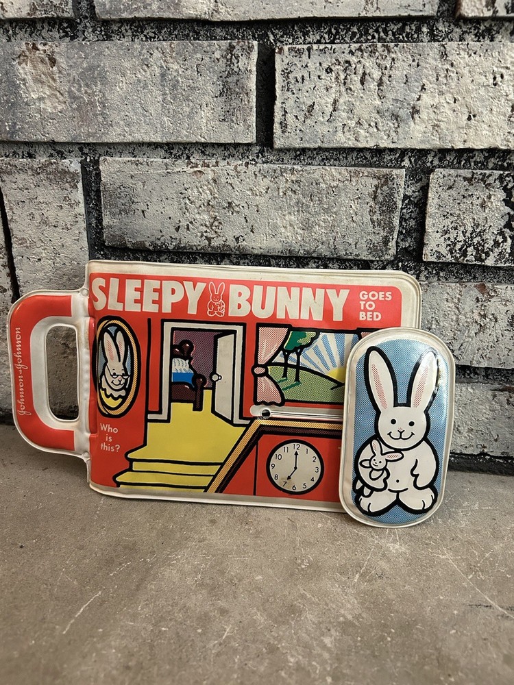 Vintage 1982 Johnson & Johnson Sleepy Bunny Vinyl Plastic Baby Book With Bunny