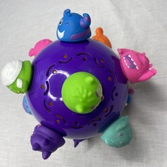 Spin Master CHUCKLE BALL Vibrating Motorized Bouncing Sensory Developmental Toy