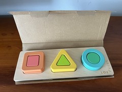 NEW Lovevery Wooden Montessori Geo Shape Puzzle Stacker Toddler 18-24 Months Toy