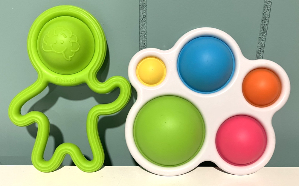 Fat Brain Toy Co Set Lil Dimpl & Dimpl Fidget Toys Green Multicolor