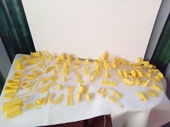 KIDS YELLOW PLASTIC OBJECTS ANIMALS TOUCHY TOYS VISUAL LEARNING VTG MPC LOT