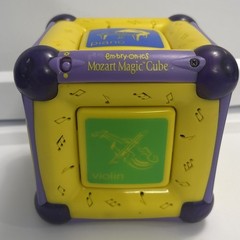 Embryonics Mozart Magic Cube Munchkin Yellow Lights Music Toy Tested And Works