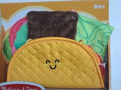 Melissa & Doug Soft Taco Fill & Spill Multi Textured 6 Months Fine Motor Sensory