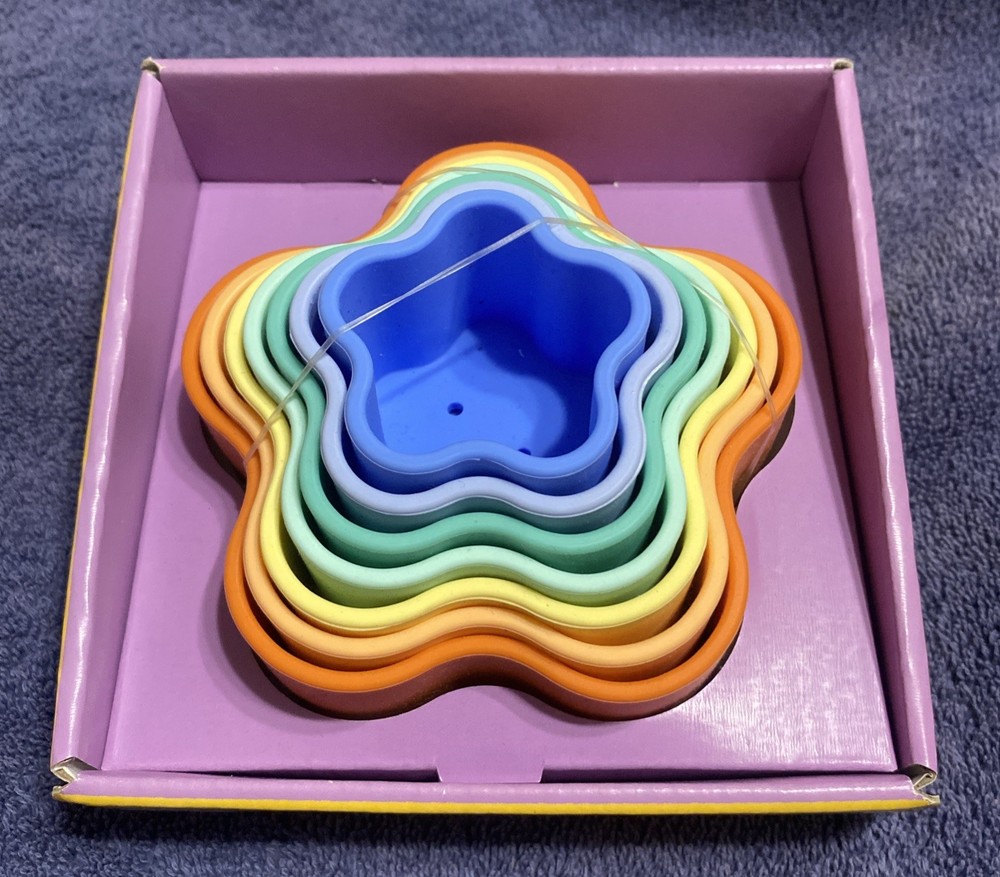 Gigglescape, silicone cup stackers / Nesters for babies. Ages 6 Months +