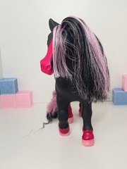 Breyer Horses Color Changing Bath Toy | Jasmine the Horse | Black / Pink…