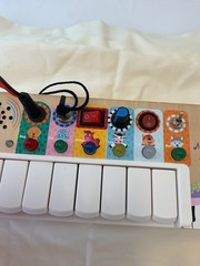 Wooden Musical Toy With Lights Usu Board With 6 LED Lights A286