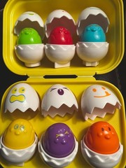 Tomy Toomies Hide & Squeak Eggs Toddler Matching Sorting Toy 6m+ Vtg 1993 Easter