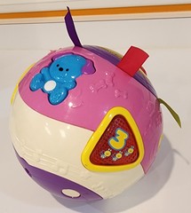 V-Tech-Move & Crawl Ball-Talks-Lights-Music-Colors-Shapes-Rolls w/Ribbon Grabs