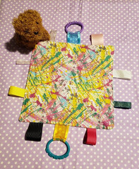 BABY CRINKLE SQUARE – SPLASH!! SENSORY TAGS & TEETHERS -NEW -HOME SEWN – READ