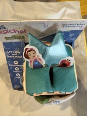 NEW Ms. Rachel Sesame Street Surprise Learning Box with Ms. Rachel & Elmo Plush