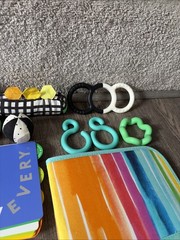 COMPLETE Lovevery The Looker Play Kit Newborn Infant Original Used