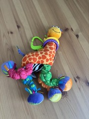 Lamaze TOMY VTG Velvet Giraffe Baby Safe Educational Activity Toy
