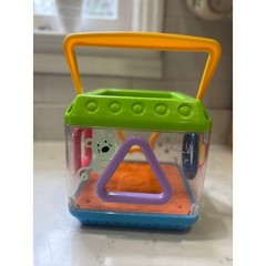 Fisher Price Peek A Blocks Shape Sorter Activity Cube Baby Toy Vintage 2003