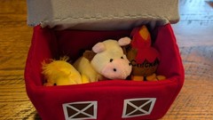 Soft Fabric Barn Toy to Fill With Baby Animals Chick Duck Cow Toddler Toy Euc