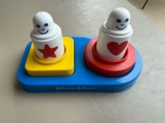 VTG RARE 1980 plastic Johnson & Johnson Parent’s Magazine stacking rattle toy