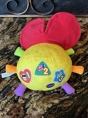 Vtech Plush Ladybug Count & Hug Bug Baby Songs Shapes Colors Music Crinkle Vtg