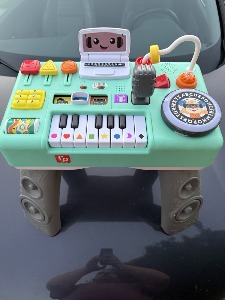Fisher-Price Laugh & Learn Mix & Learn DJ Table, Musical Learning Toy for Baby