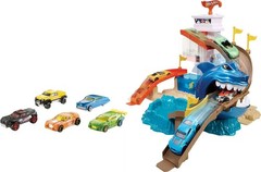 Hot Wheels Toy Car Track Set, Color Shifters Sharkport Showdown with 1 :64 Scale