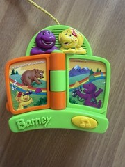 BARNEY & BJ 5″ CLIP ON MUSICAL TALKING BOOK 2002 MATTEL BABY TOY STROLLER CRIB