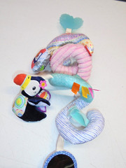 INFANTINO Spiral Toy Strap for Stroller Crib Jungle Birds Parrot