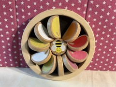 MELISSA & DOUG FLAPPING FLOWER/BUMBLEBEE BABY & TODDLER WOOD TOY, CLACKING SOUND