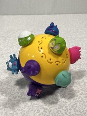 Spin Master CHUCKLE BALL Motorized Bouncing Sensory Developmental Toy – WORKS!!