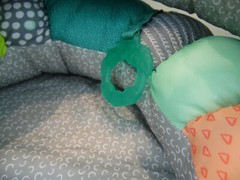Baby infant seat with teether toy(inv617t5m) 99% polyester 16″x18″x10″never used